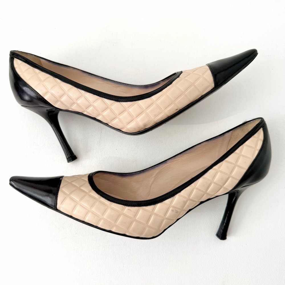 CHANEL || Beige Quilted Leather Black Cap Toe Pointed Pumps Heels EU 37 - Picture 3 of 16